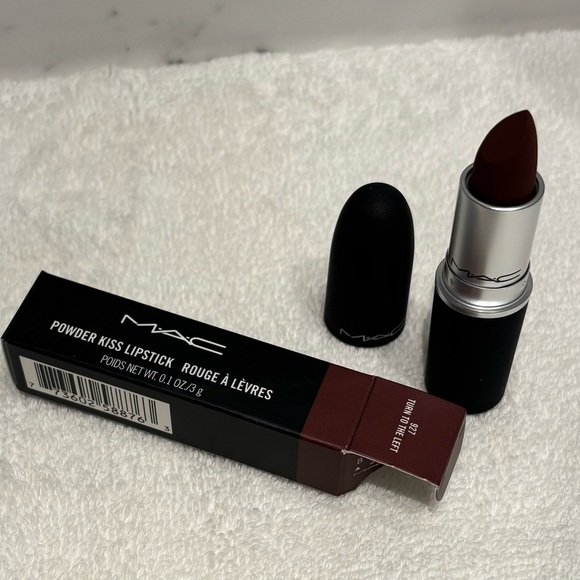 MAC Cosmetics Powder Kiss Lipstick in Turn to the Left (927) NIB - Picture 7 of 7